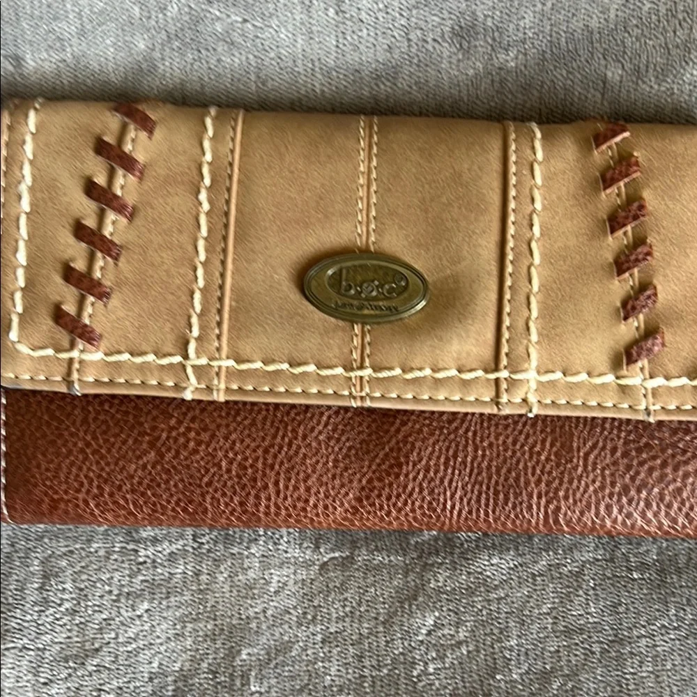 b.o.c.‎ Tan Wallet - Picture 3 of 15